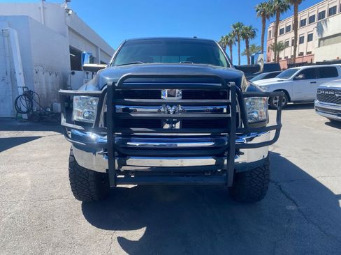 Used 2018 RAM 2500 SLT AWD/4WD image 2