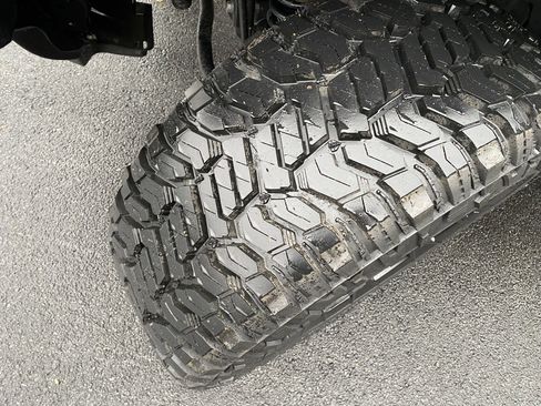 Used 2023 Jeep Gladiator Overland image 12