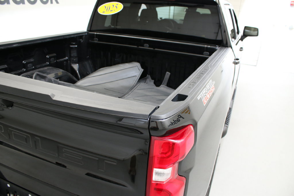 Used 2025 Chevrolet Silverado 1500 LT Trail Boss AWD/4WD image 8