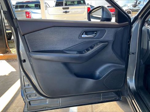 Used 2023 Nissan Rogue SV image 23