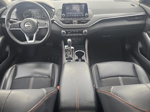 Used 2023 Nissan Altima 2.5 SR AWD/4WD image 11