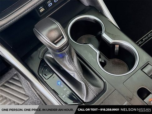 Used 2024 Toyota Highlander XSE image 16