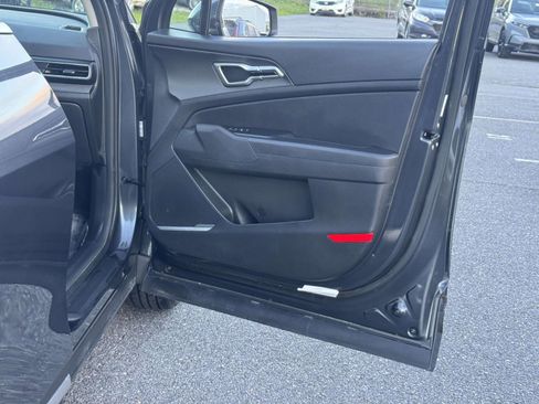 Used 2024 Kia Sportage LX image 11