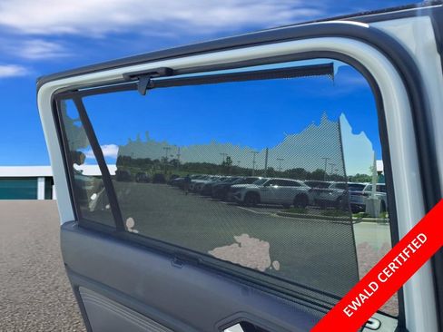 Used 2023 Volkswagen Atlas SE w/ Panoramic Sunroof Package AWD/4WD image 31