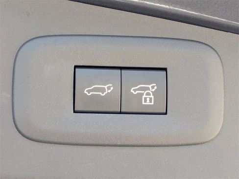 Used 2023 Lexus RZ 450e Premium image 24