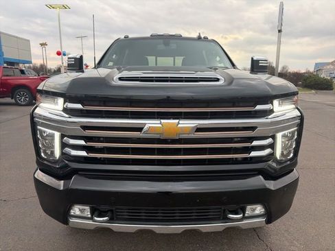 Used 2022 Chevrolet Silverado 2500 High Country image 2