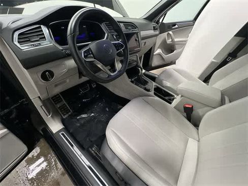 Certified 2022 Volkswagen Tiguan SE R-Line image 16