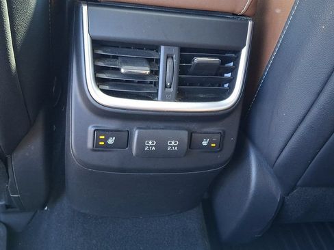 Used 2020 Subaru Outback Touring AWD/4WD image 11