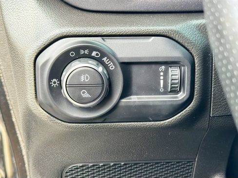 Used 2023 Jeep Gladiator Mojave w/ Cold Weather Group AWD/4WD image 10