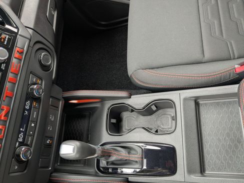 Used 2025 Nissan Frontier Pro-X RWD image 19
