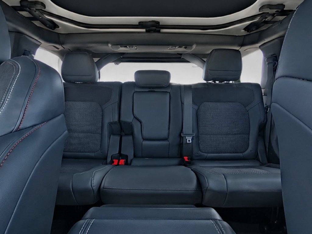 New 2026 Ford Bronco Raptor w/ Interior Carbon Fiber Pack AWD/4WD image 19