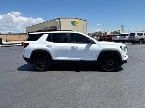 Used 2026 GMC Terrain Elevation w/ Elevation Premium Package AWD/4WD image 4