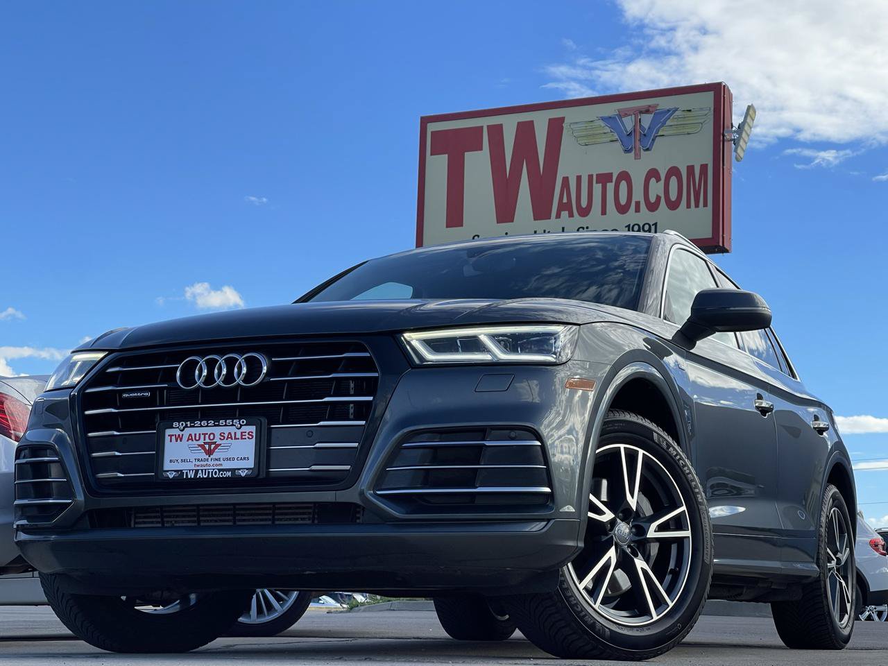 Used 2020 Audi Q5 e Premium Plus w/ Premium Plus Package AWD/4WD image 1