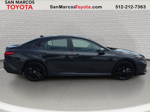 Used 2026 Toyota Camry SE w/ Convenience Package FWD image 5