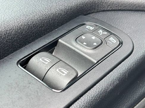 Used 2025 Mercedes-Benz Sprinter 2500 image 27