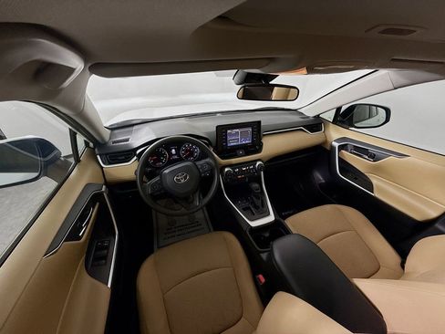 Used 2020 Toyota RAV4 XLE w/ Convenience Package FWD image 22