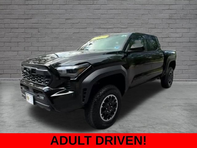 Used 2025 Toyota Tacoma TRD Off-Road AWD/4WD image 2