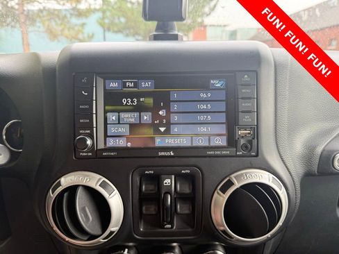 Used 2017 Jeep Wrangler Unlimited Sahara image 13