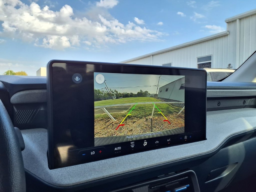 Used 2025 Ford Maverick XLT w/ Equipment Group 302A AWD/4WD image 5