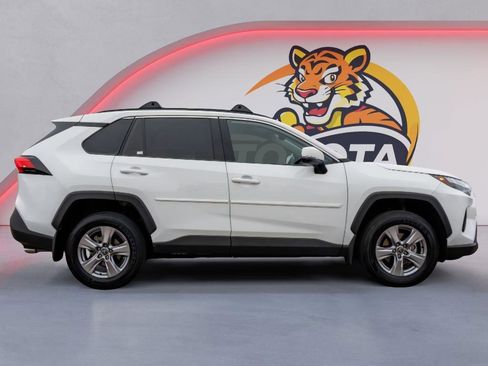 Certified 2025 Toyota RAV4 XLE image 4