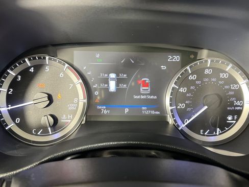 Used 2023 Toyota Highlander XLE FWD image 28