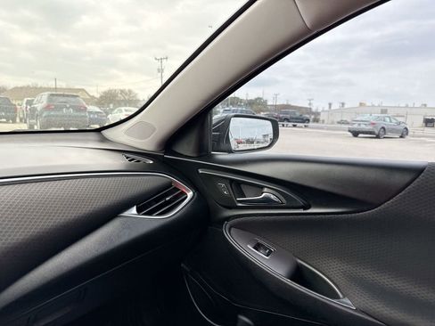 Used 2020 Chevrolet Malibu LT image 16