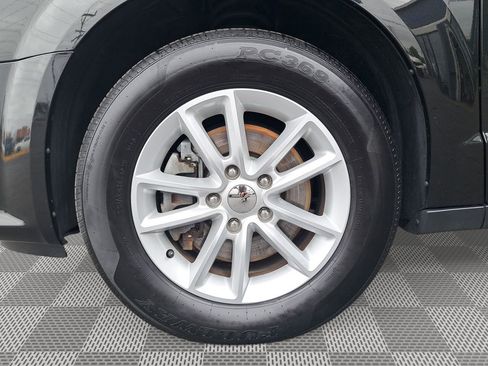 Used 2020 Dodge Grand Caravan SXT image 10