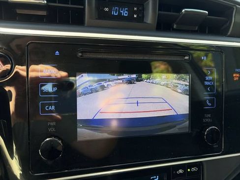 Used 2019 Toyota Corolla LE FWD image 17