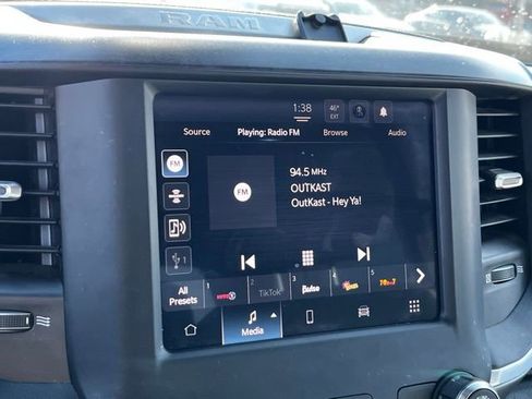 Used 2024 RAM 2500 Big Horn w/ Bed Utility Group image 19