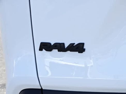 Used 2025 Toyota RAV4 XLE w/ Convenience Package FWD image 10