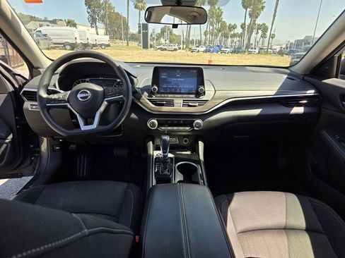 Used 2024 Nissan Altima 2.5 SV image 15
