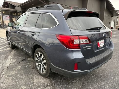 Used 2017 Subaru Outback 2.5i Limited image 3