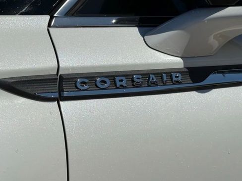 Used 2025 Lincoln Corsair Reserve FWD image 9