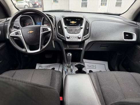 Used 2017 Chevrolet Equinox LT FWD image 10