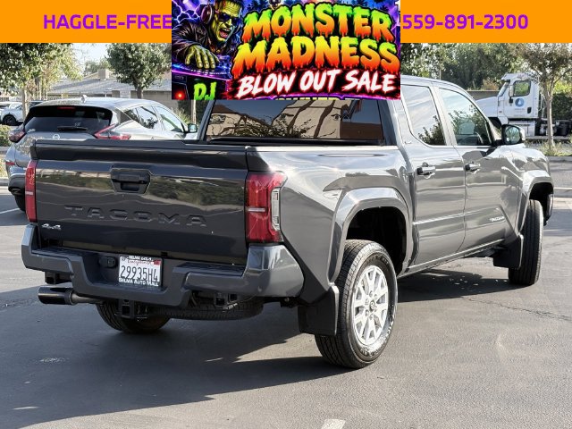 Used 2025 Toyota Tacoma SR5 AWD/4WD image 5