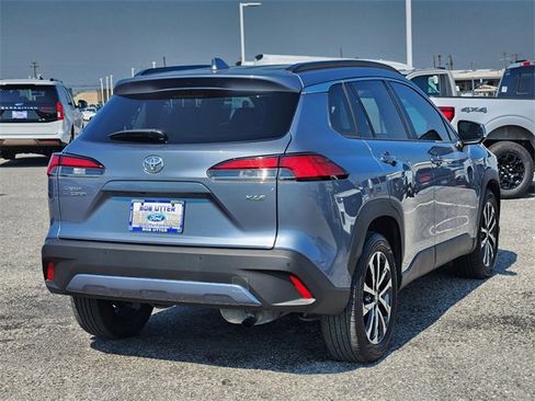 Used 2023 Toyota Corolla Cross XLE image 5