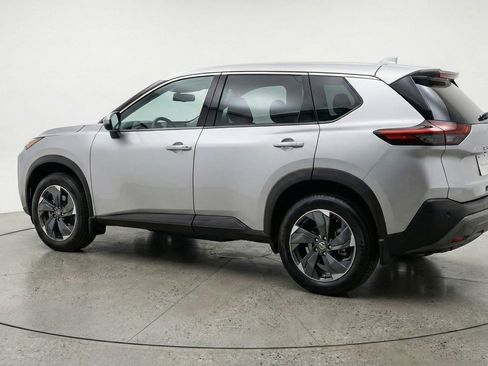 Used 2025 Nissan Rogue SV image 6