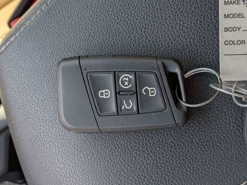 Used 2023 Volkswagen Tiguan SE R-Line FWD image 30