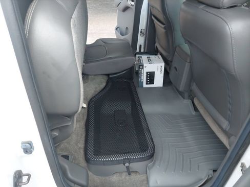 Used 2011 Nissan Frontier SL AWD/4WD image 35