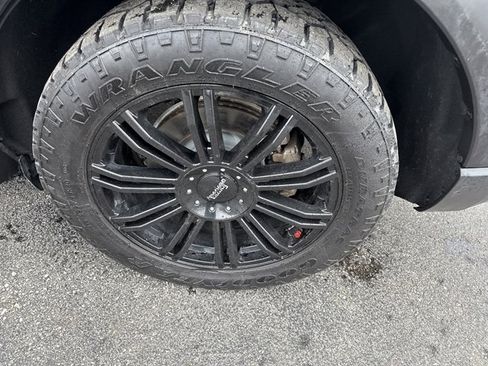 Used 2020 Ford Explorer Limited w/ Hybrid Equipment Group 310A image 36