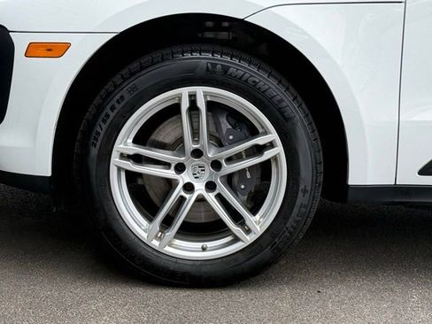 Used 2026 Porsche Macan image 11