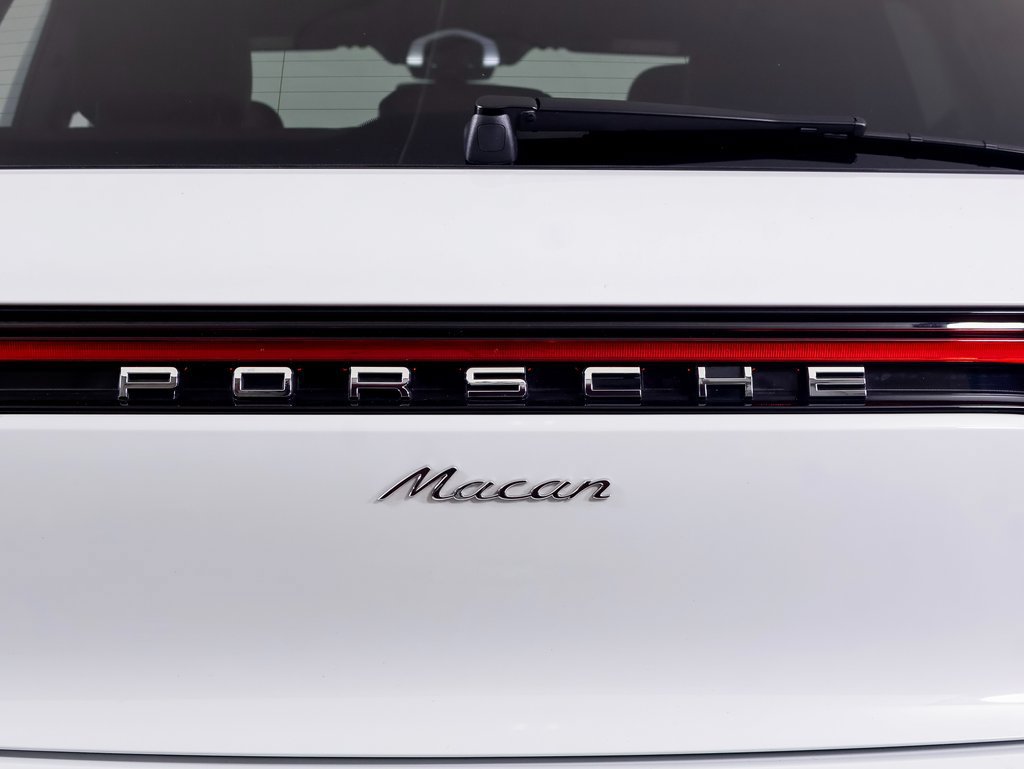 Used 2025 Porsche Macan AWD/4WD image 14