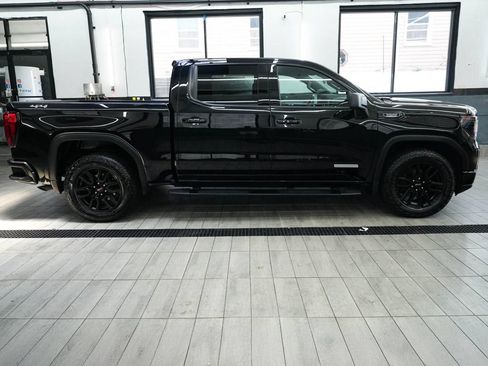 Used 2023 GMC Sierra 1500 Elevation w/ LPO, Elevation Black Package AWD/4WD image 5