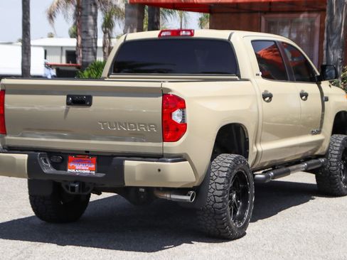 Used 2017 Toyota Tundra SR5 w/ SR5 Upgrade Package RWD image 9