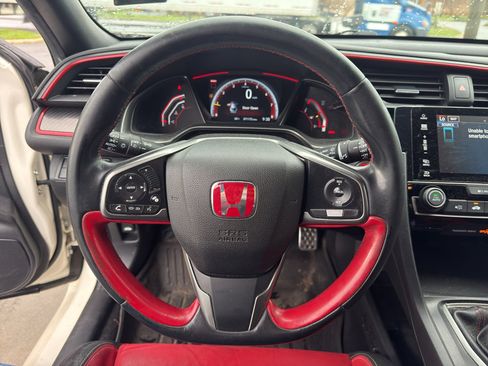 Used 2017 Honda Civic Type R image 8