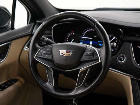 Used 2019 Cadillac XT5 AWD image 14
