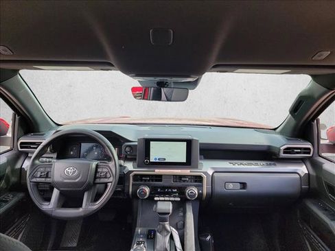 Used 2025 Toyota Tacoma SR5 AWD/4WD image 12