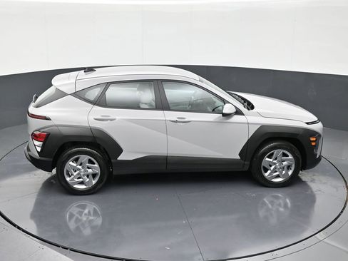 Used 2026 Hyundai Kona SE image 17