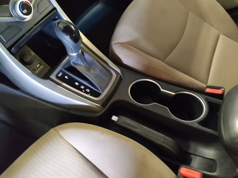 Used 2016 Hyundai Elantra SE FWD image 26