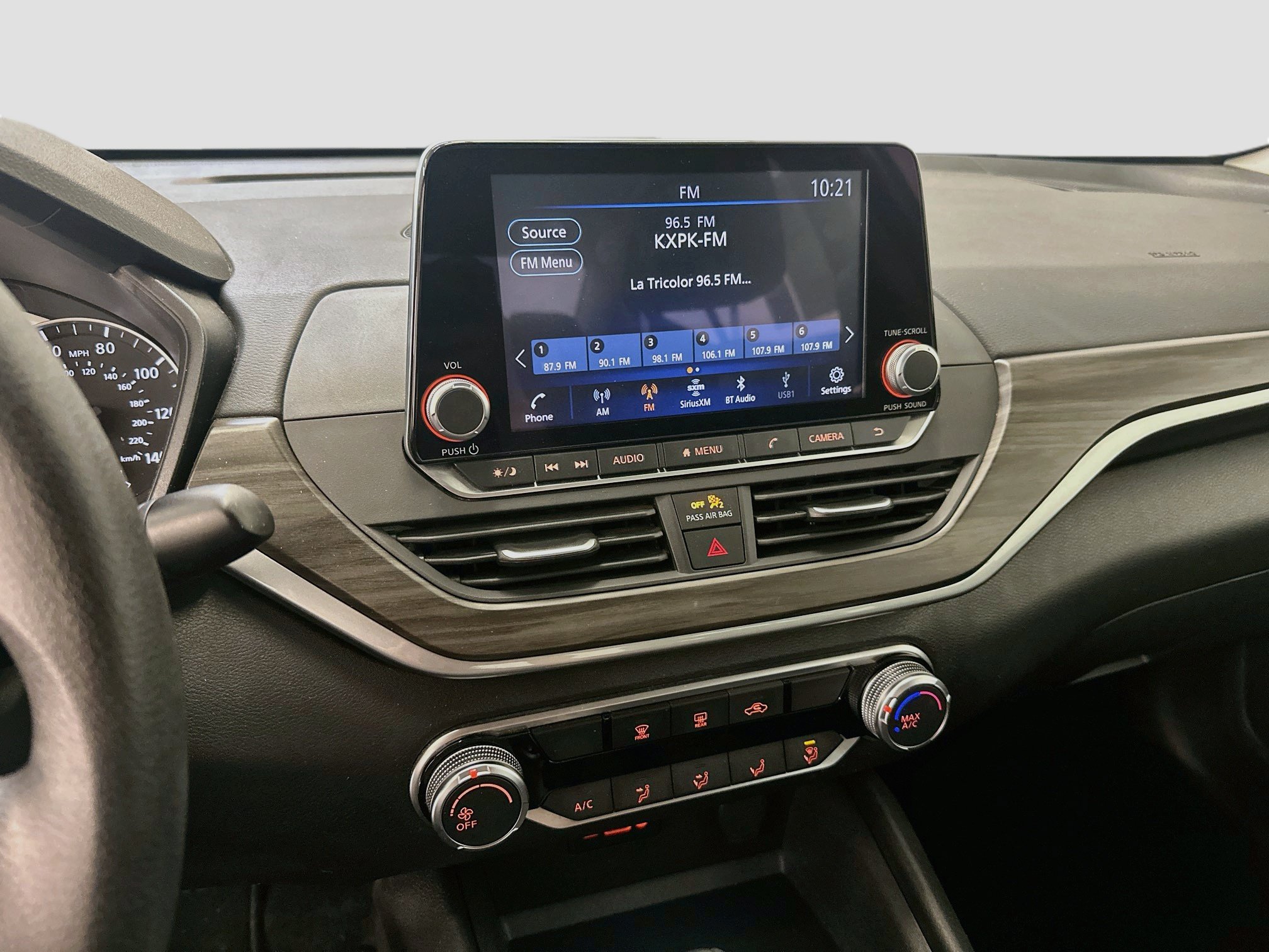 Used 2025 Nissan Altima 2.5 SV FWD image 25